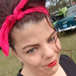 Meet your Posher, Felicia